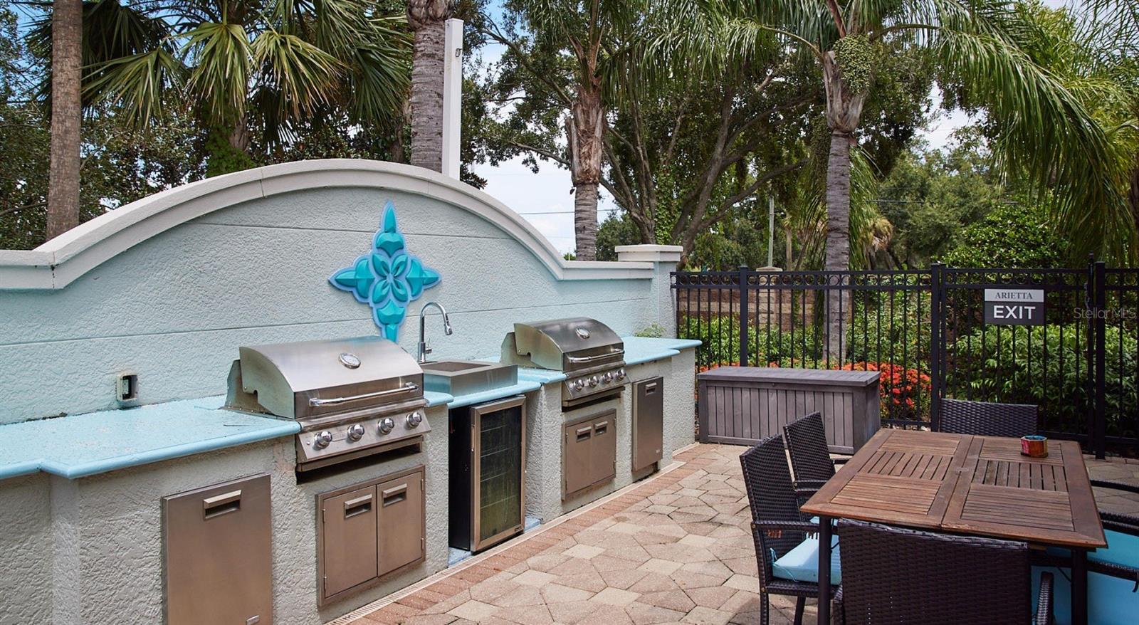 4 Maggie Ln #symphony Property Photo 11