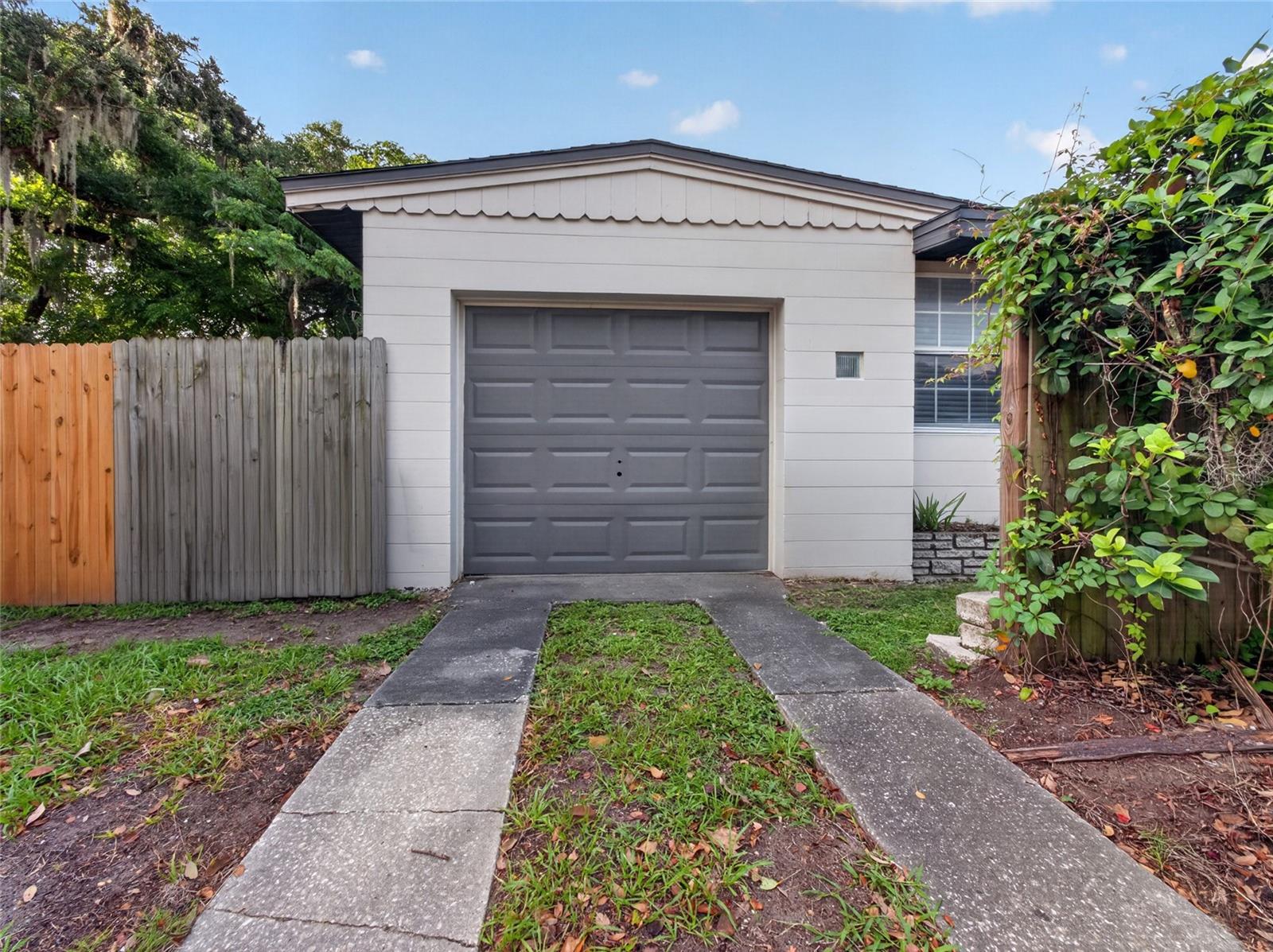 2121 Ivanhoe Rd Property Photo 26