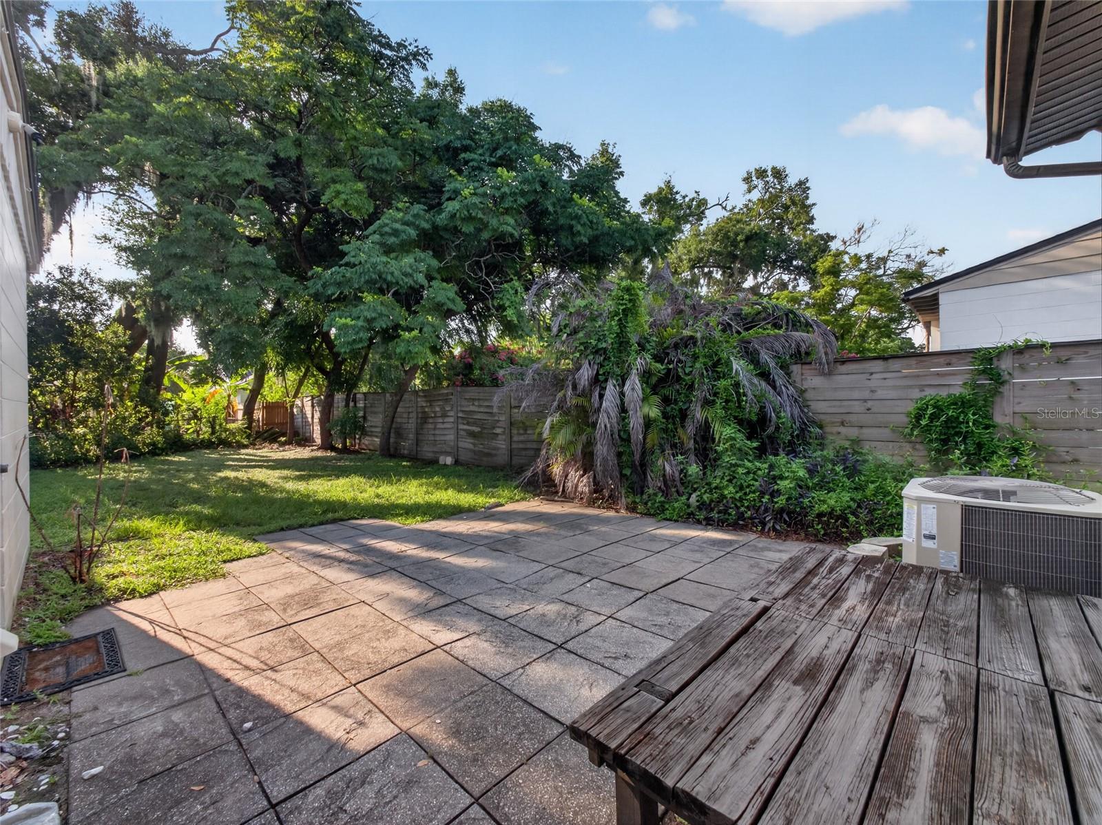2121 Ivanhoe Rd Property Photo 29