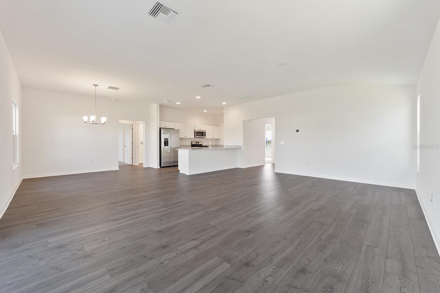 2421 Hobkirk Loop Property Photo 9