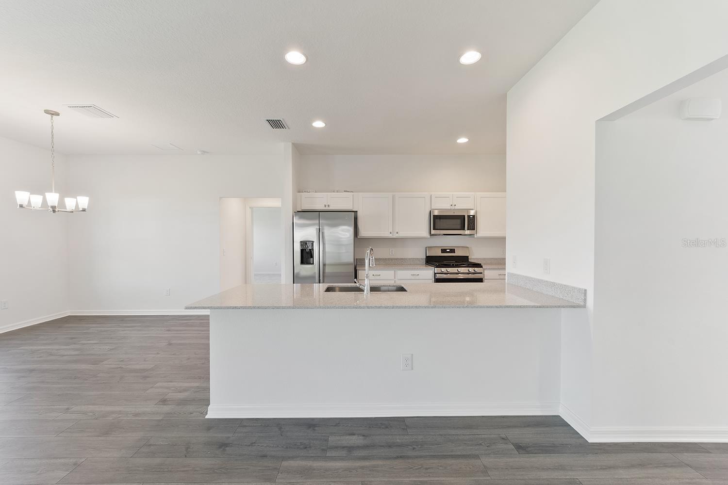 2421 Hobkirk Loop Property Photo 12