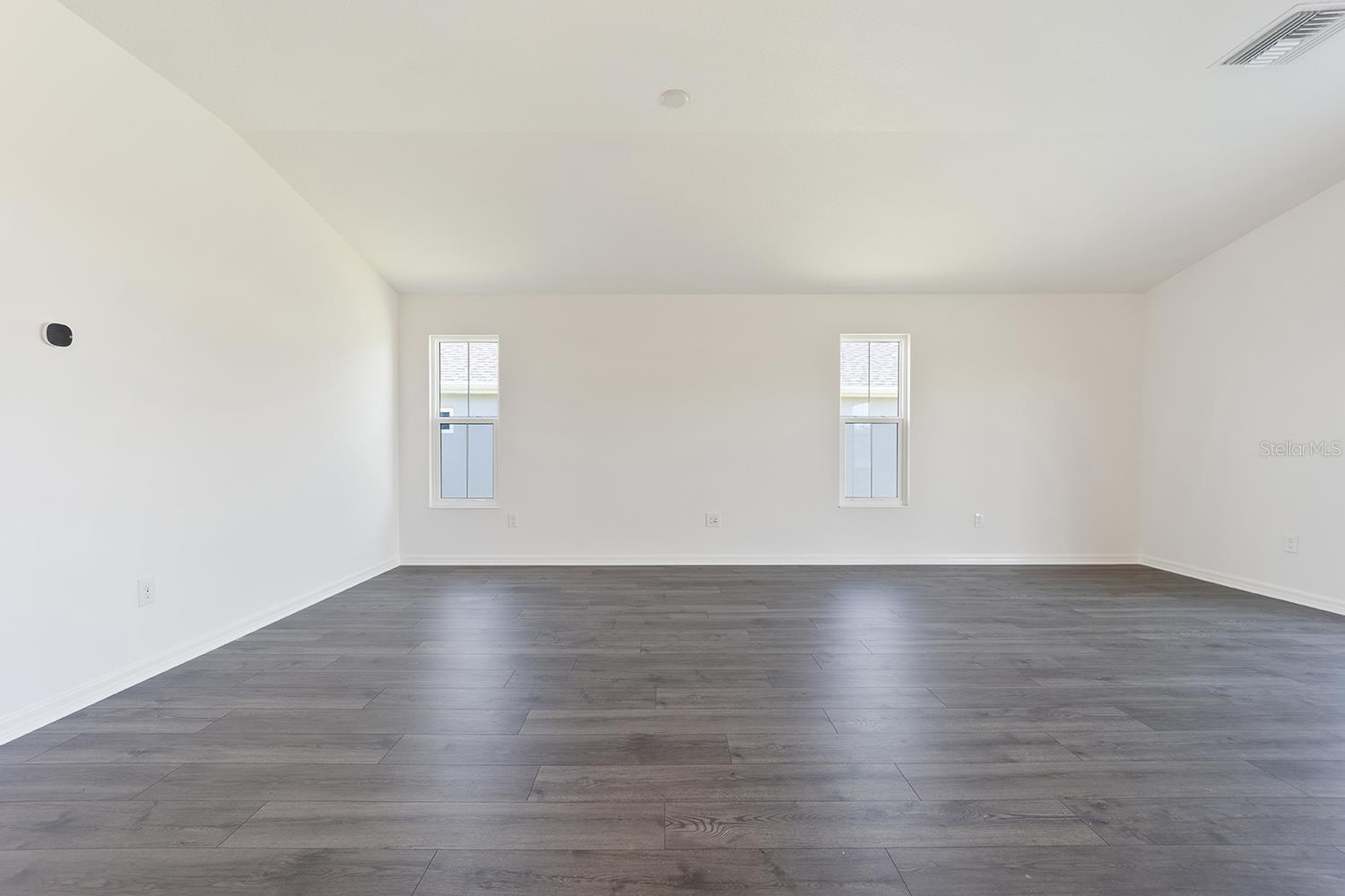 2421 Hobkirk Loop Property Photo 15