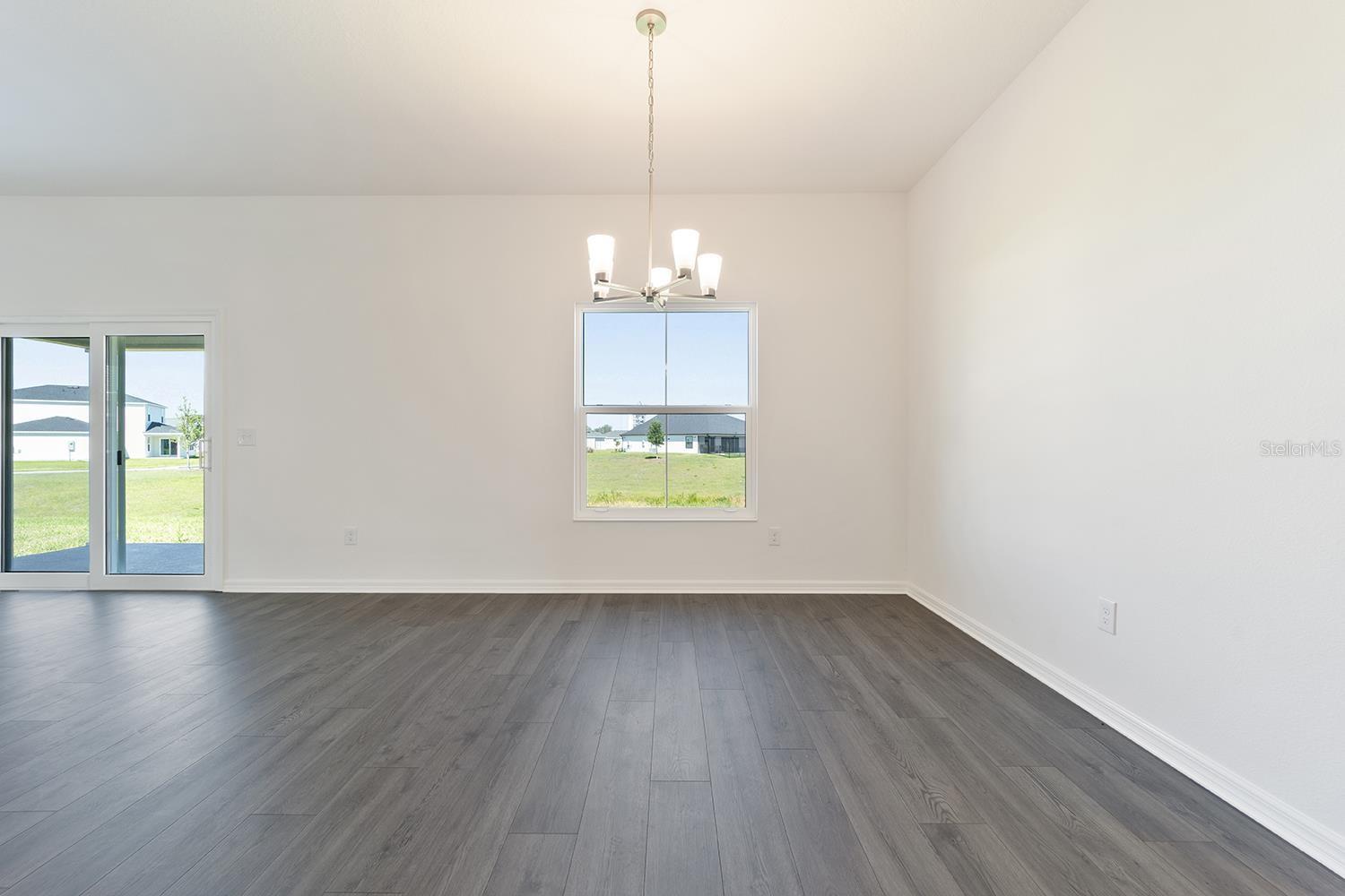 2421 Hobkirk Loop Property Photo 16