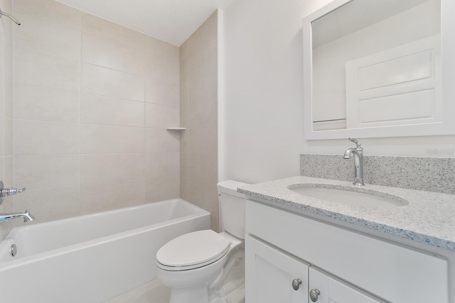 2421 Hobkirk Loop Property Photo 27
