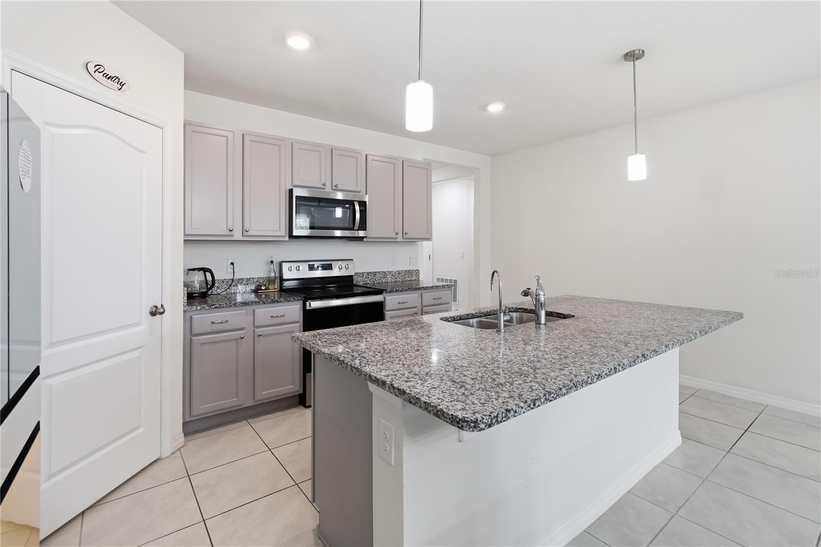 3198 Eastgrove Ter Property Photo 15