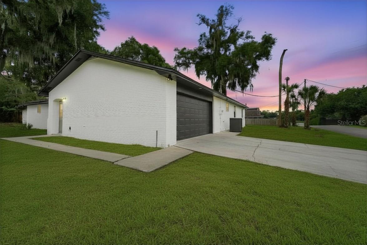 107 S High St Property Photo 1