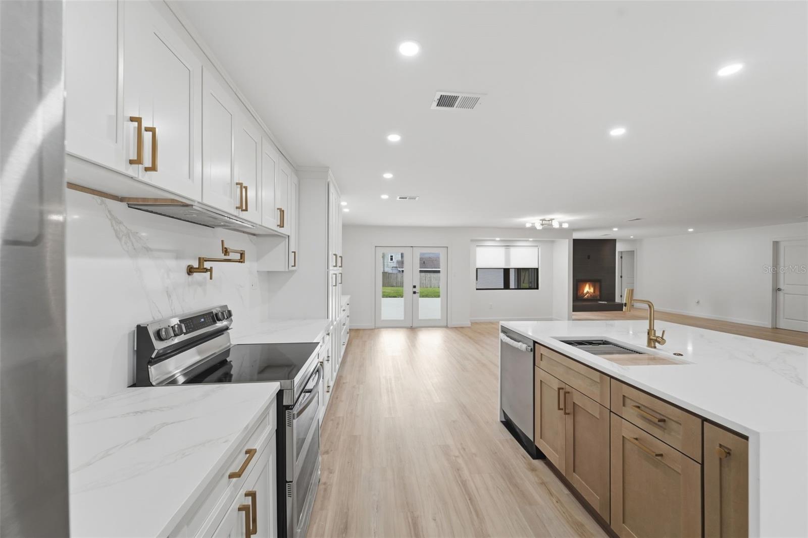 107 S High St Property Photo 10