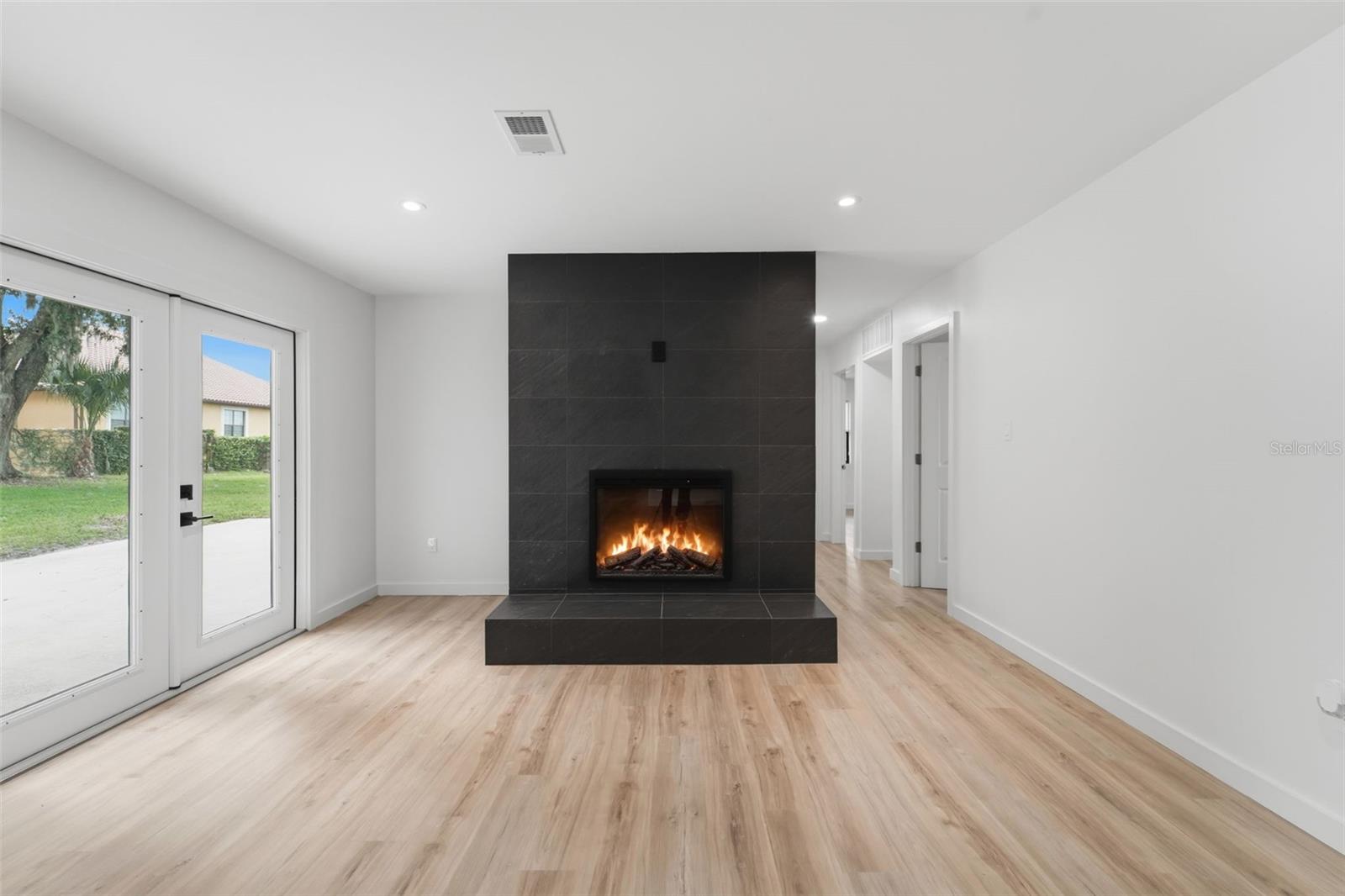 107 S High St Property Photo 13
