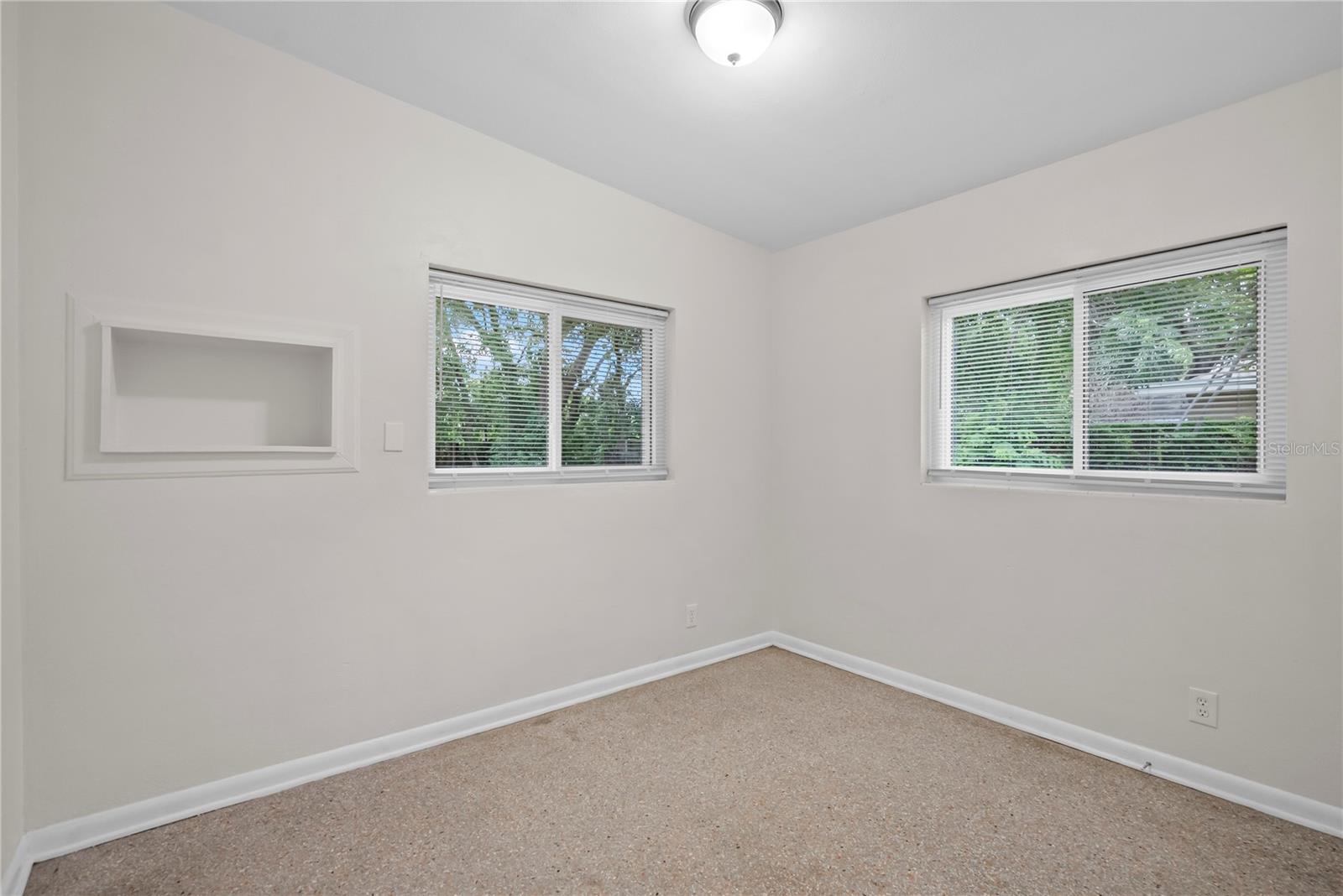 5212 N Indiana Ave Property Photo 13