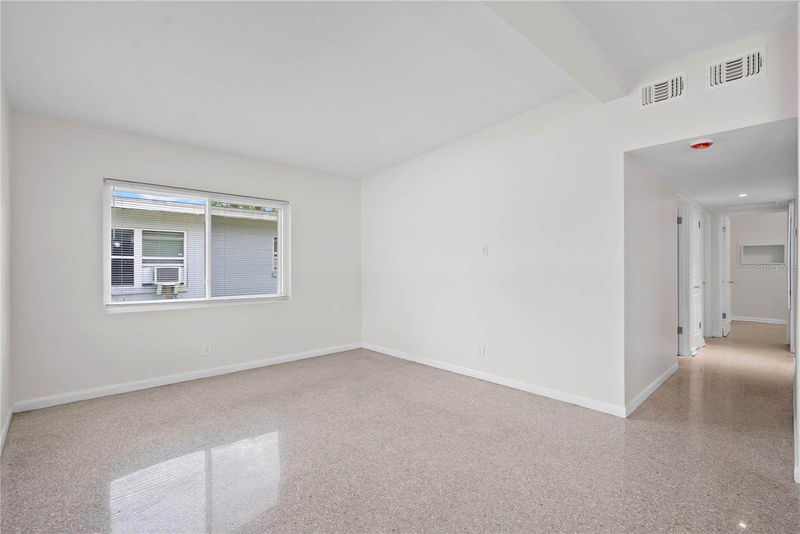 5212 N Indiana Ave Property Photo 23