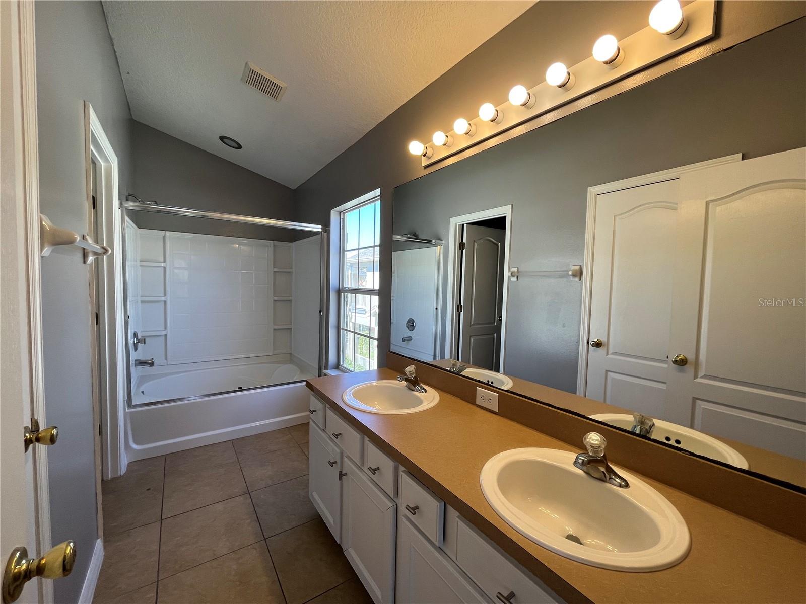 7125 Red Lantern Dr #17a Property Photo 5