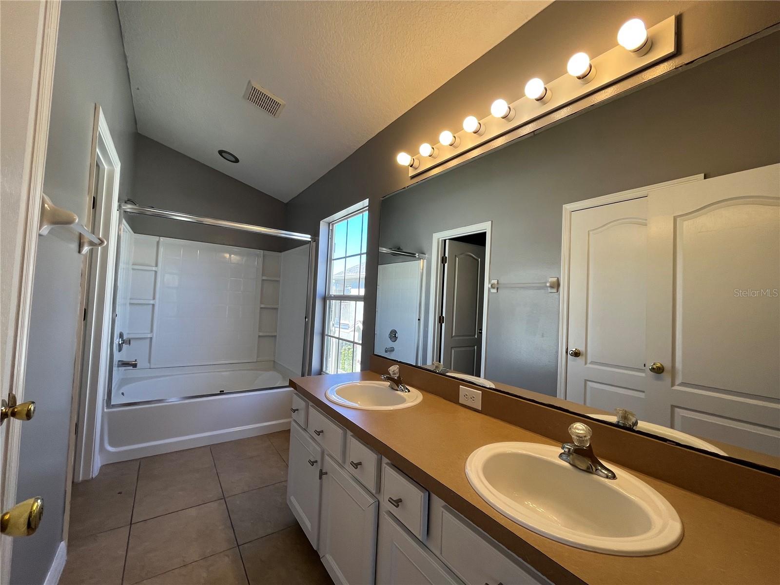 7125 Red Lantern Dr #17a Property Photo 6