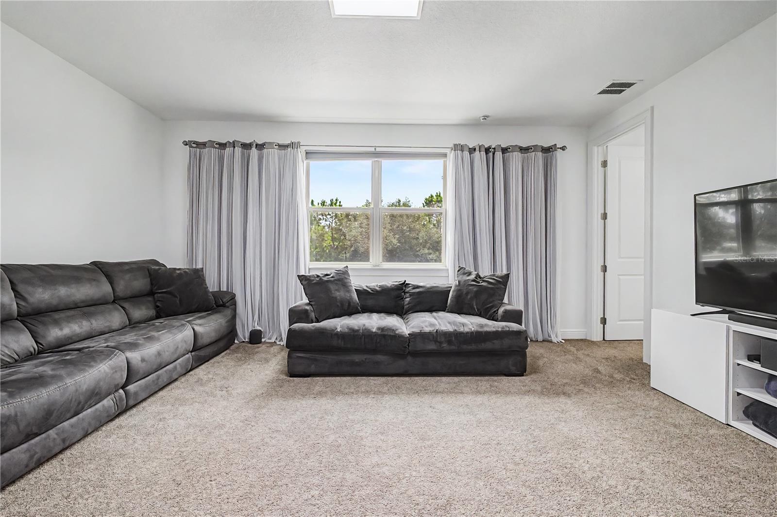11768 Hampstead St Property Photo 35