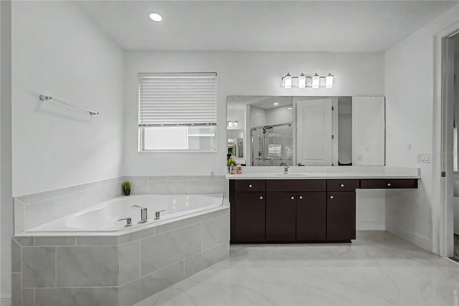 11768 Hampstead St Property Photo 50