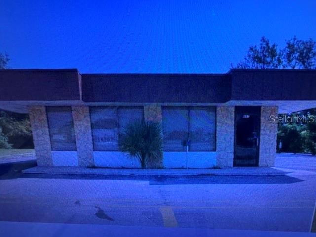 887 Deltona Blvd Property Photo 2