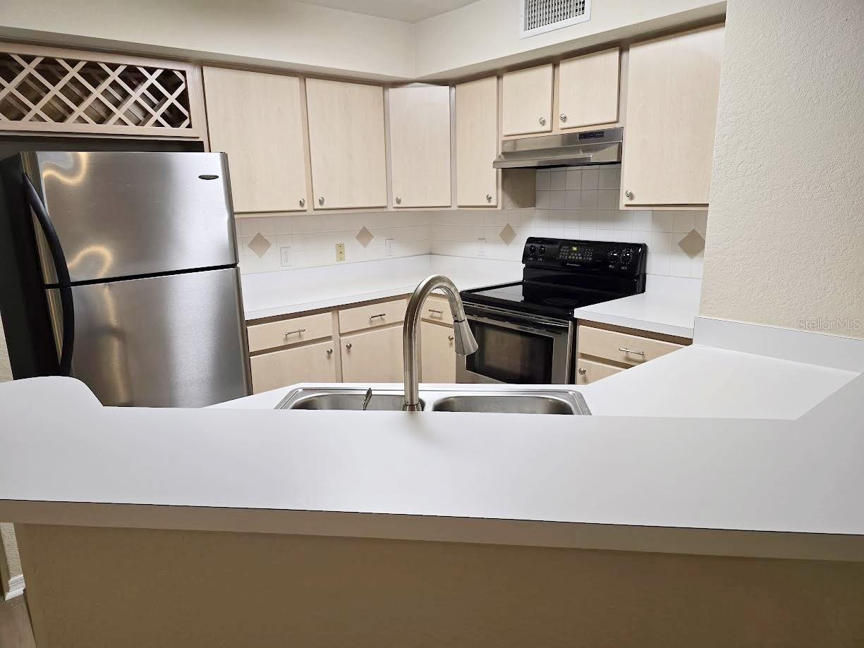 831 Camargo Way #109 Property Photo 3