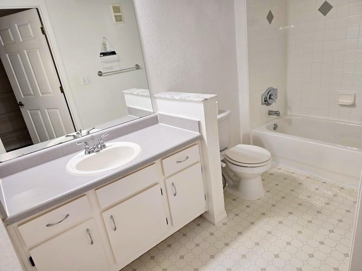 831 Camargo Way #109 Property Photo 8