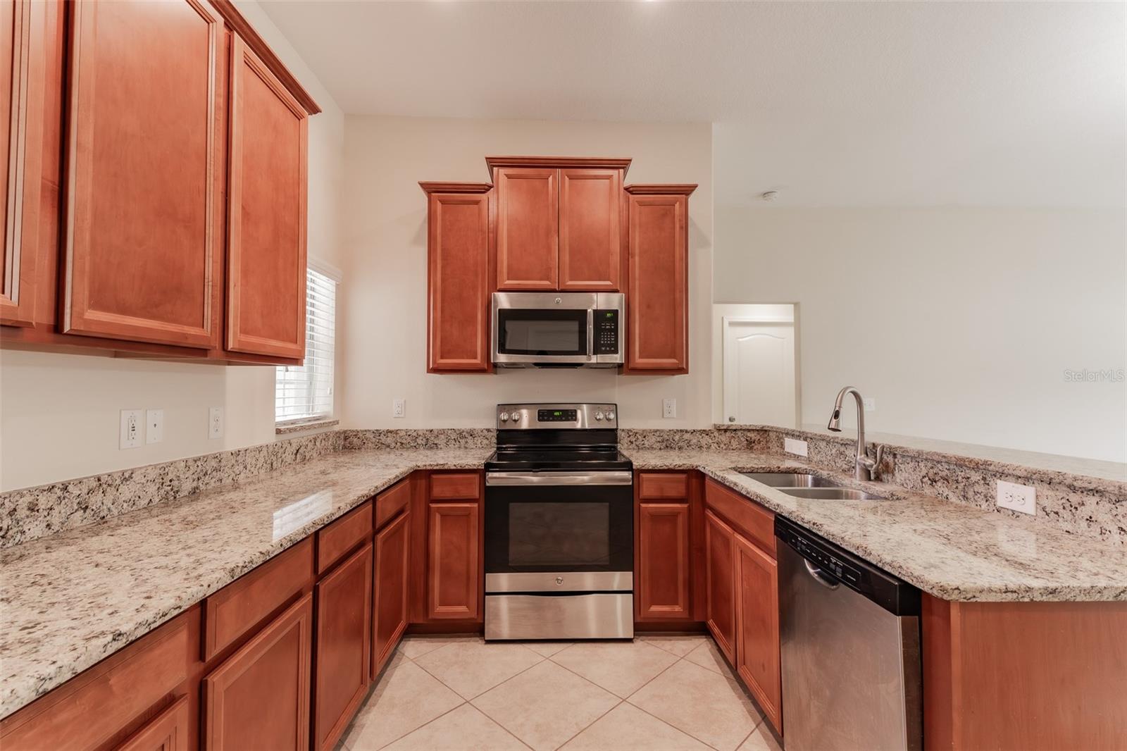 18591 Briar Oaks Dr Property Photo 4