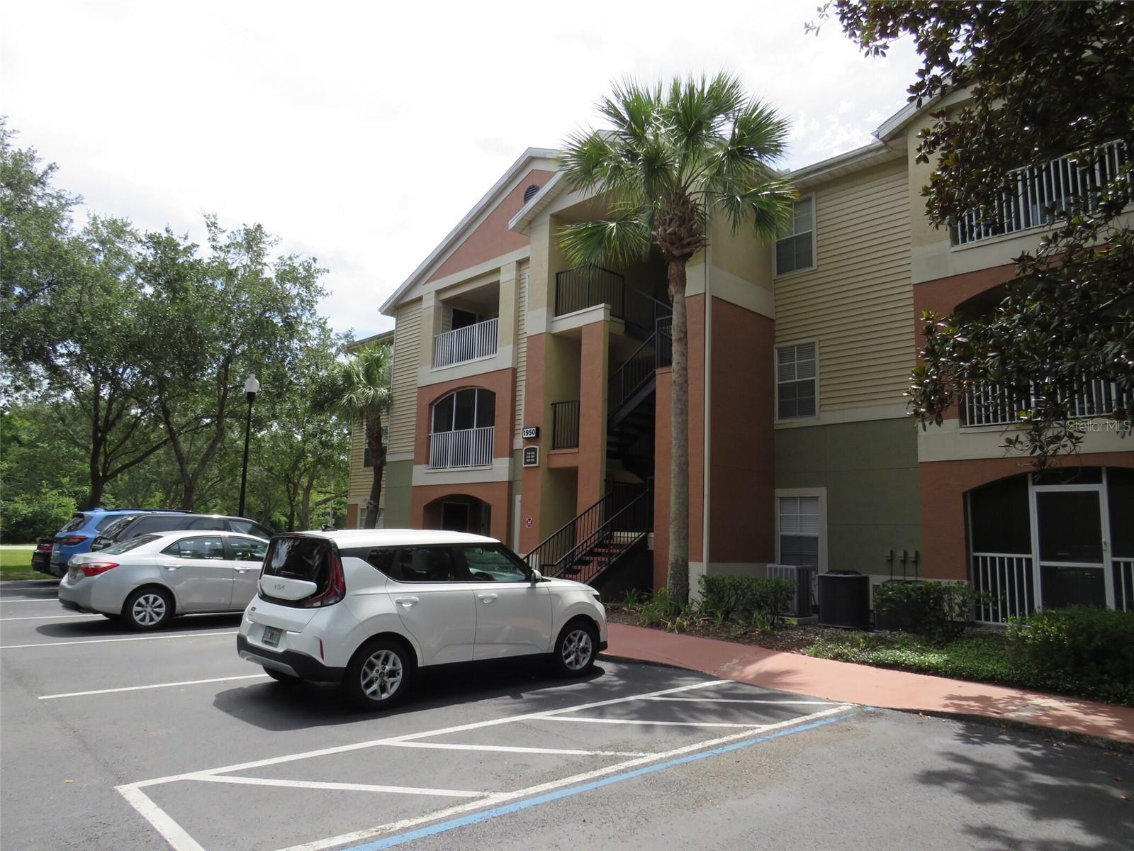 O6414612 Property Photo 2