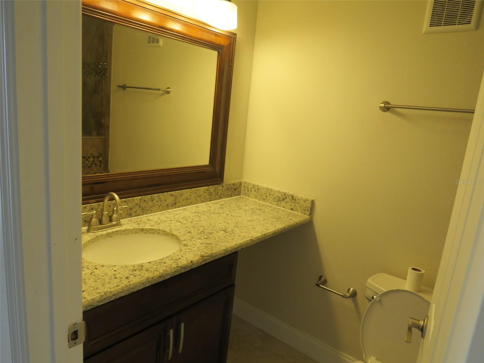O6414612 Property Photo 11