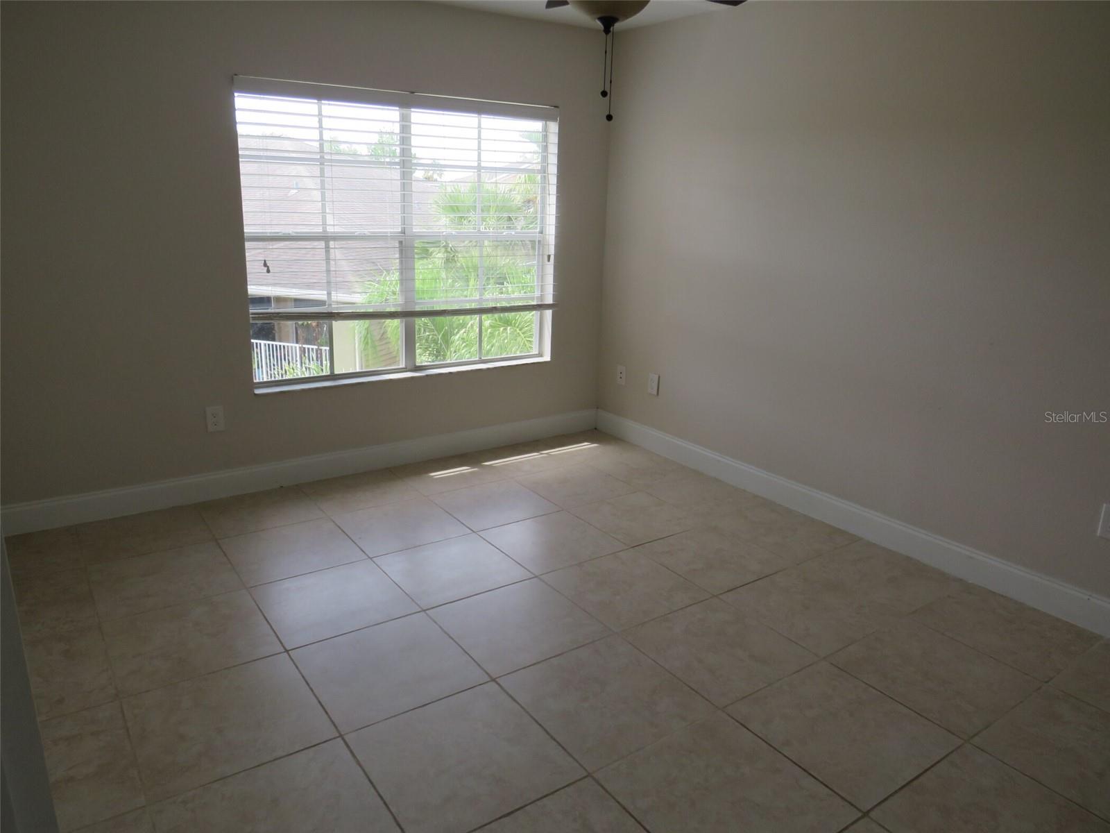 O6414612 Property Photo 14