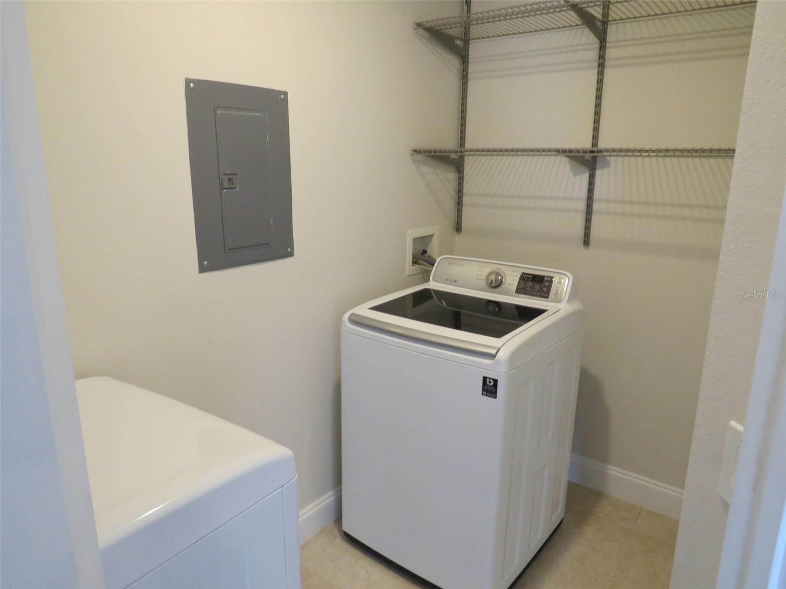 O6414612 Property Photo 18