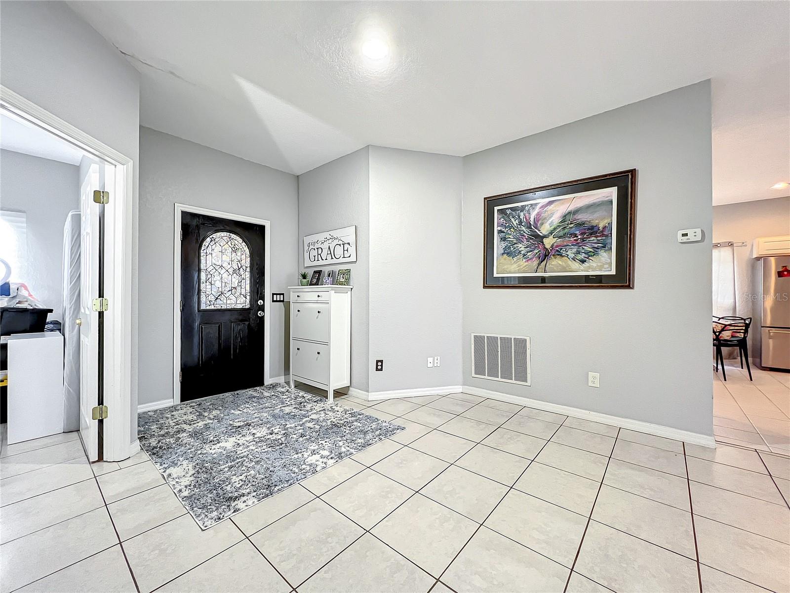 501 Summer Place Loop Property Photo 4