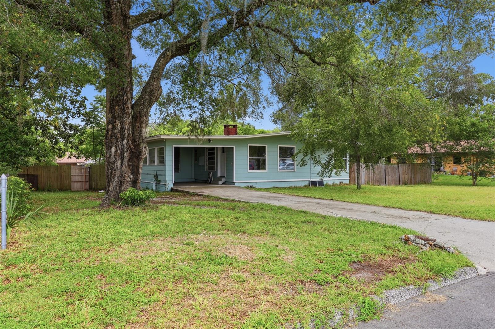 1881 Cottonwood St Property Photo 17