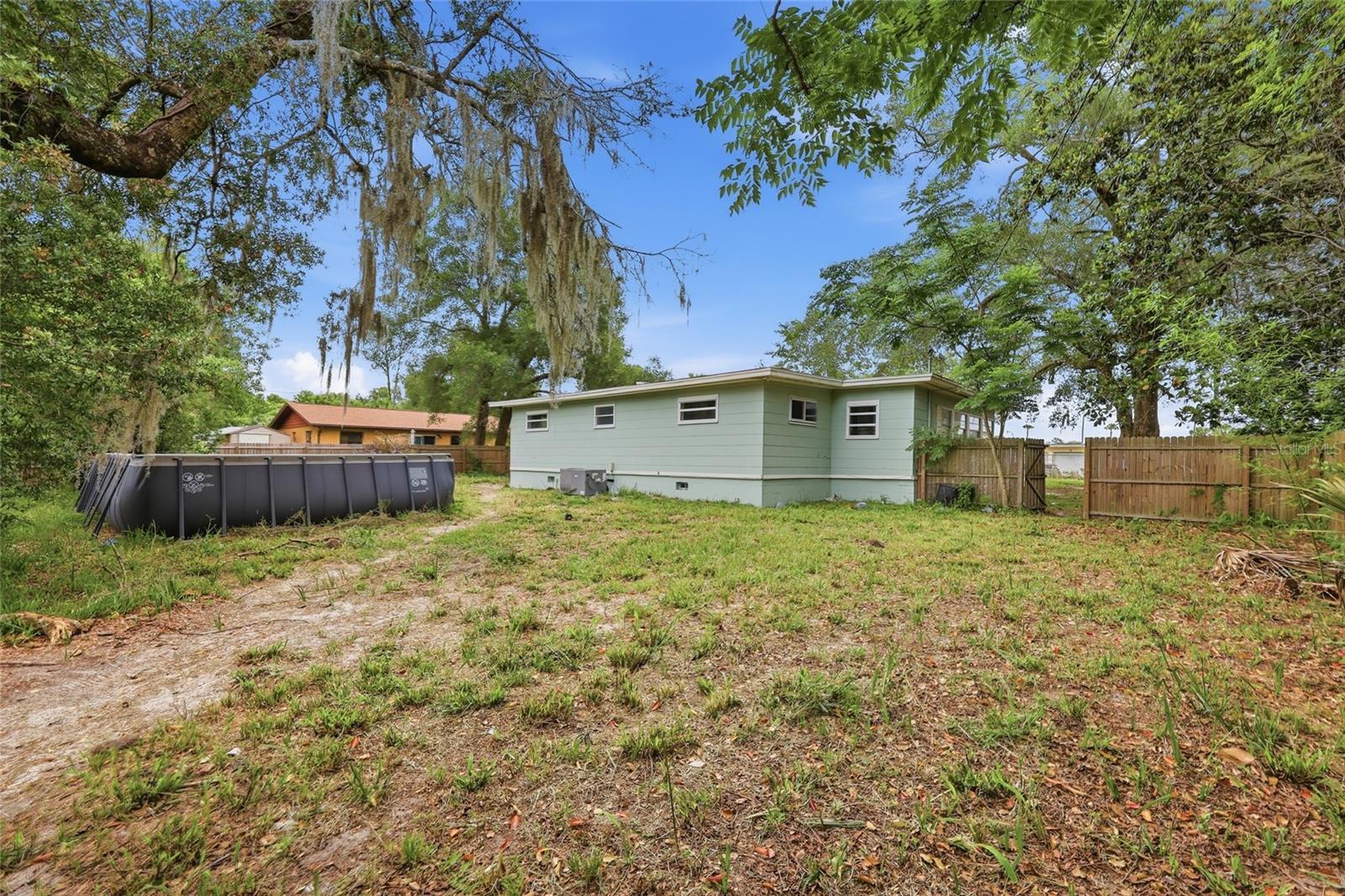 1881 Cottonwood St Property Photo 22