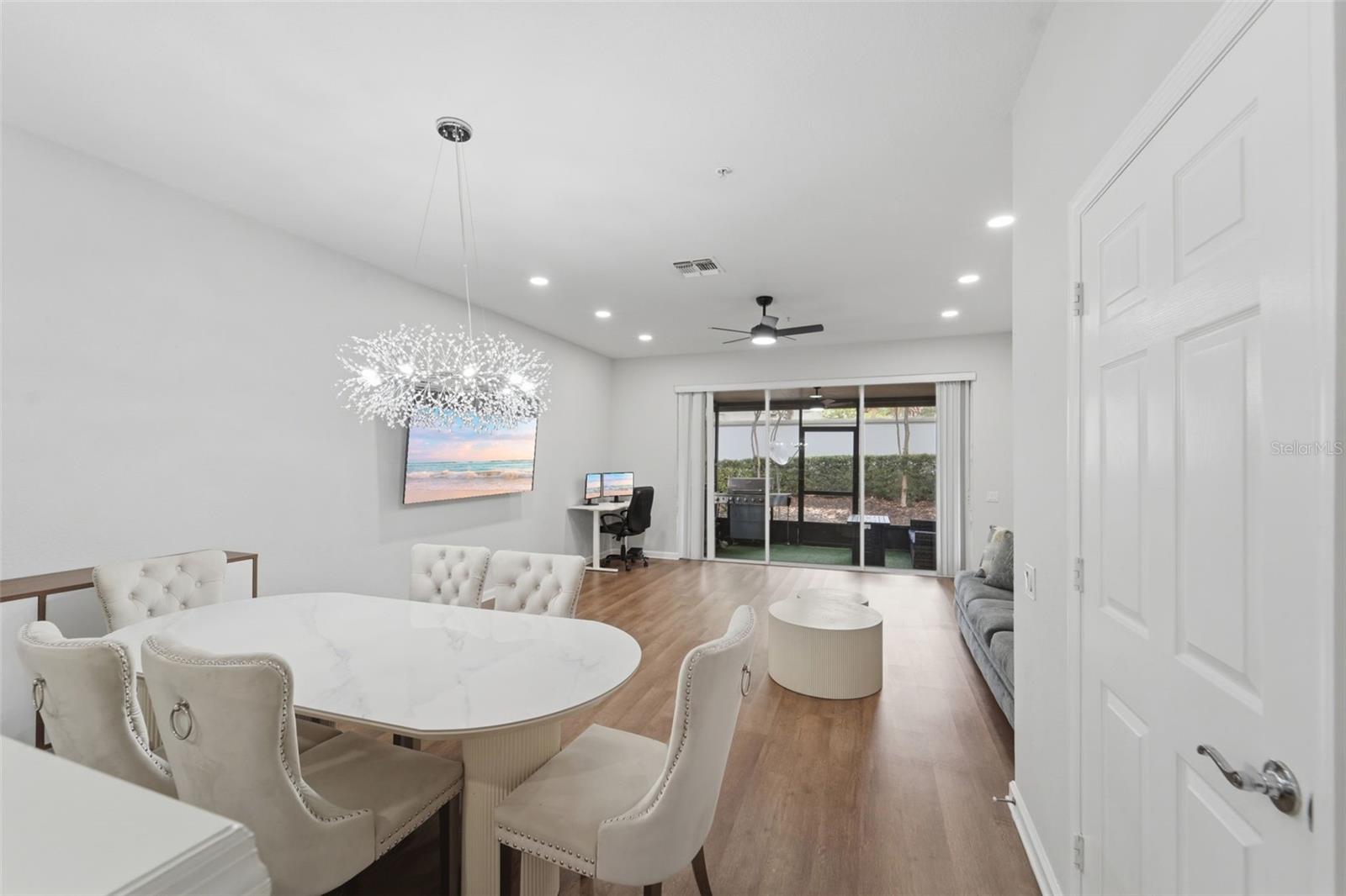 6843 Sperone St Property Photo 8