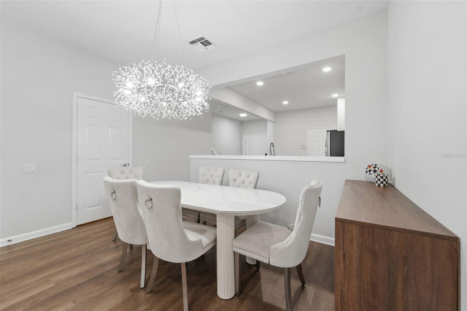 6843 Sperone St Property Photo 10