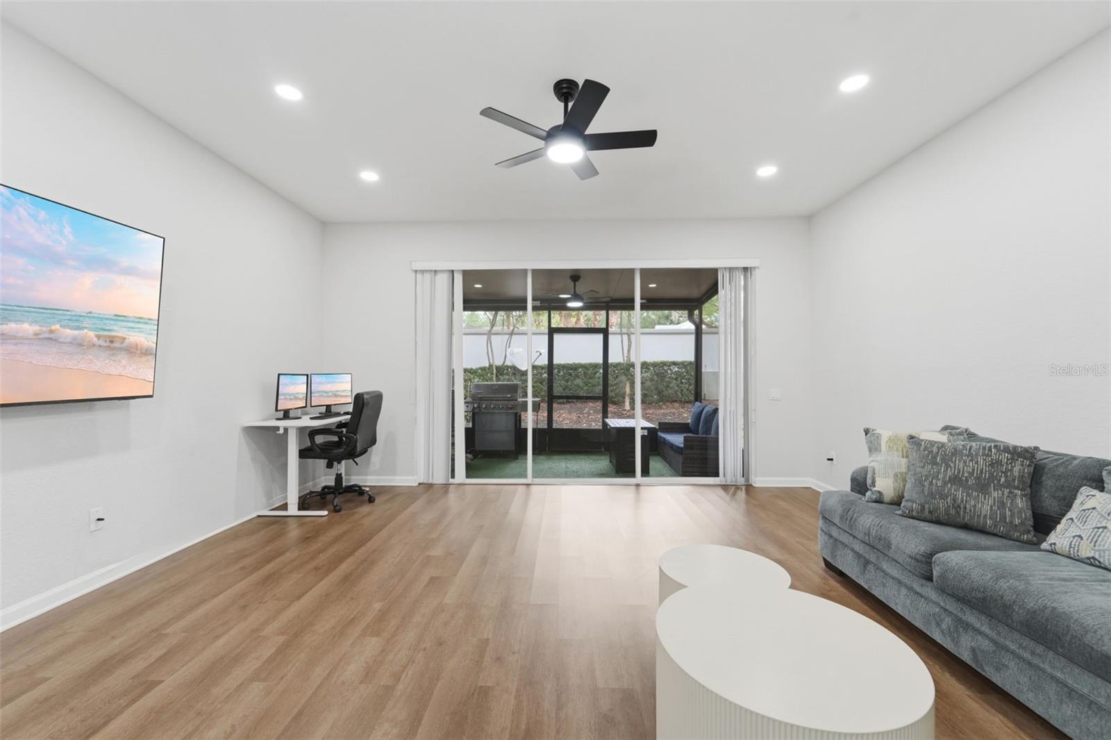 6843 Sperone St Property Photo 11