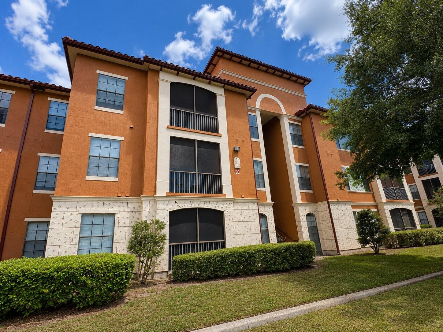6149 METROWEST BLVD #208 Property Photo 1