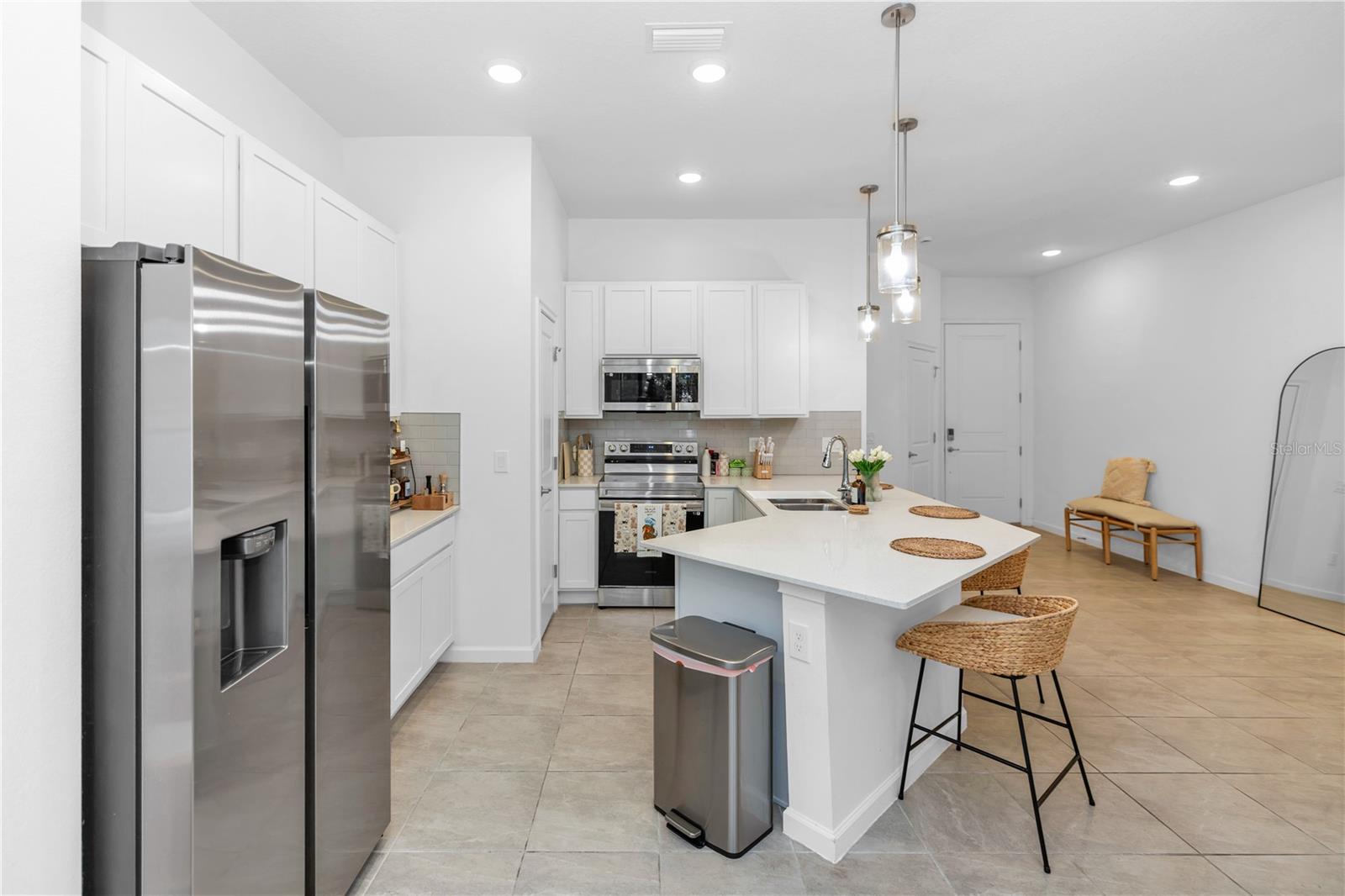 10340 Ebb Tide Ln Property Photo 3