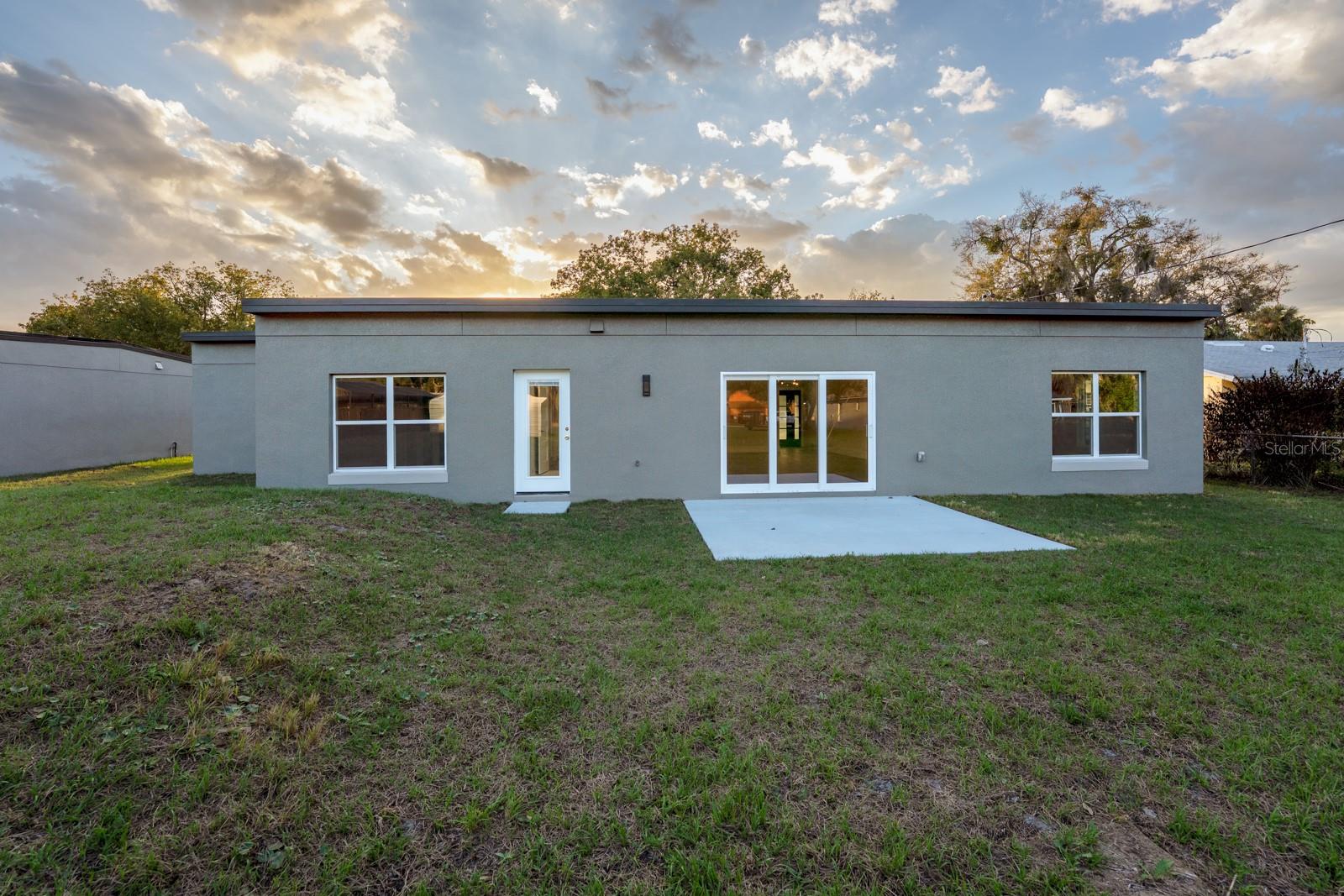 455 Riverview Ave Property Photo 40