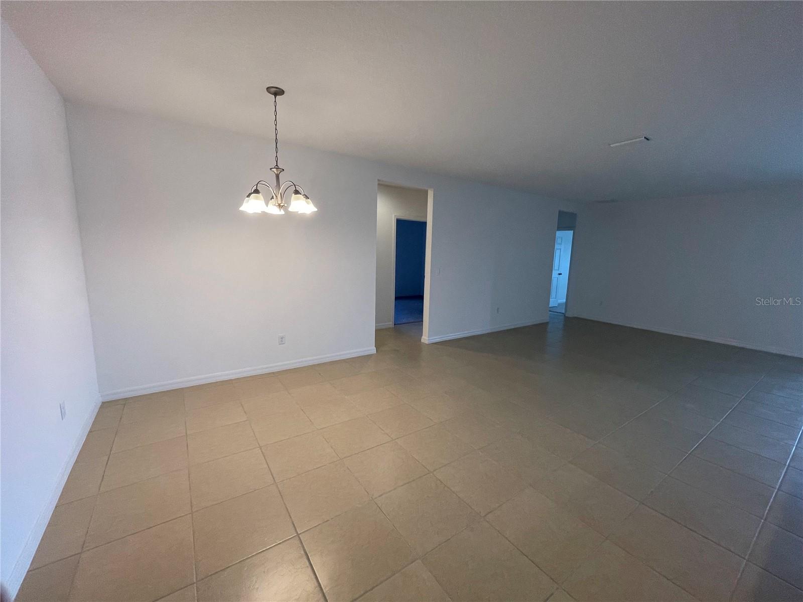 5566 Sabal Dr Property Photo 4