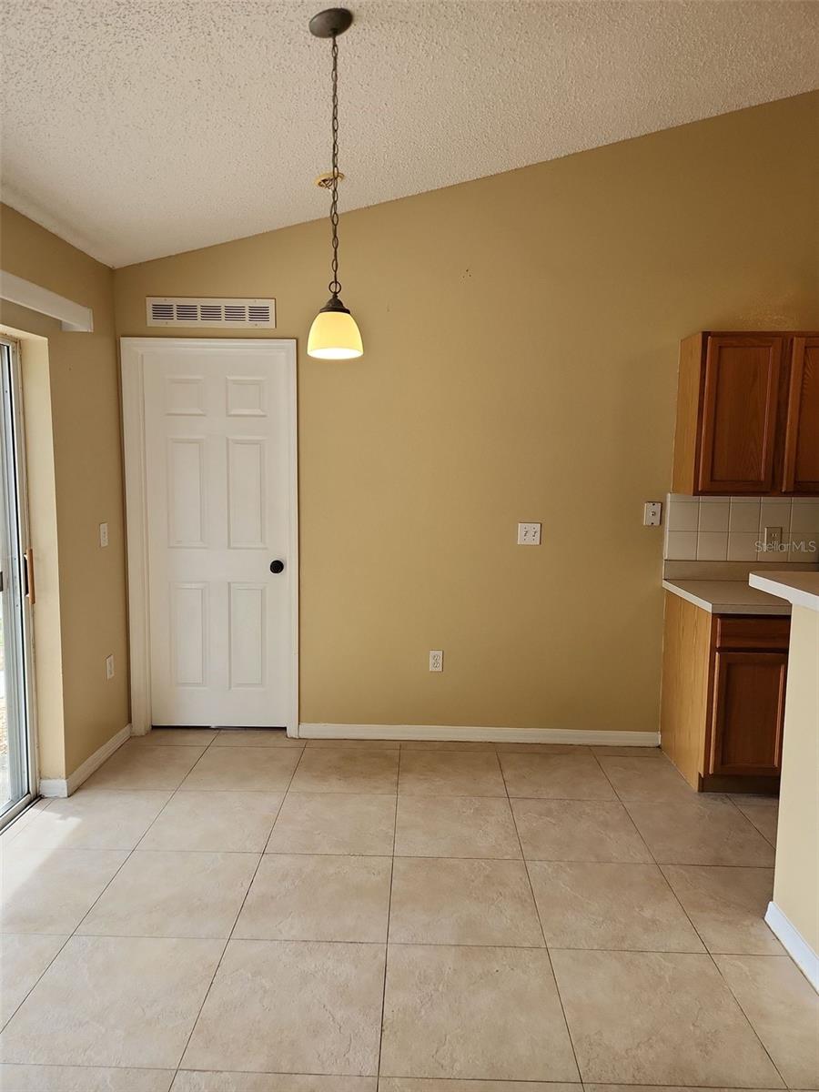 1411 S Mary St Property Photo 7