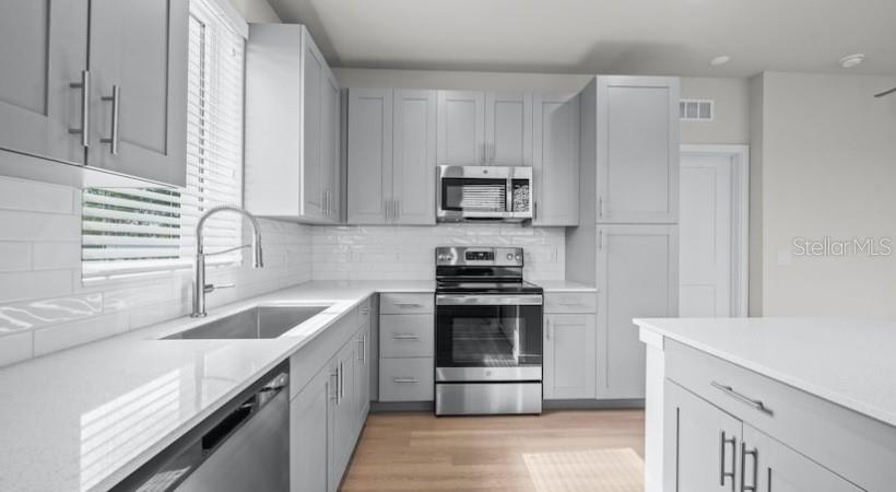 8925 77th Ter E #b3-s Property Photo 21