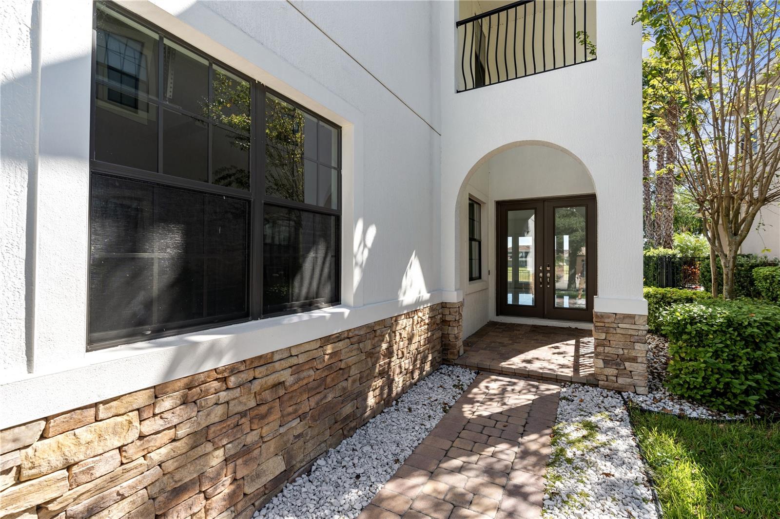 13019 Woodford St Property Photo 2
