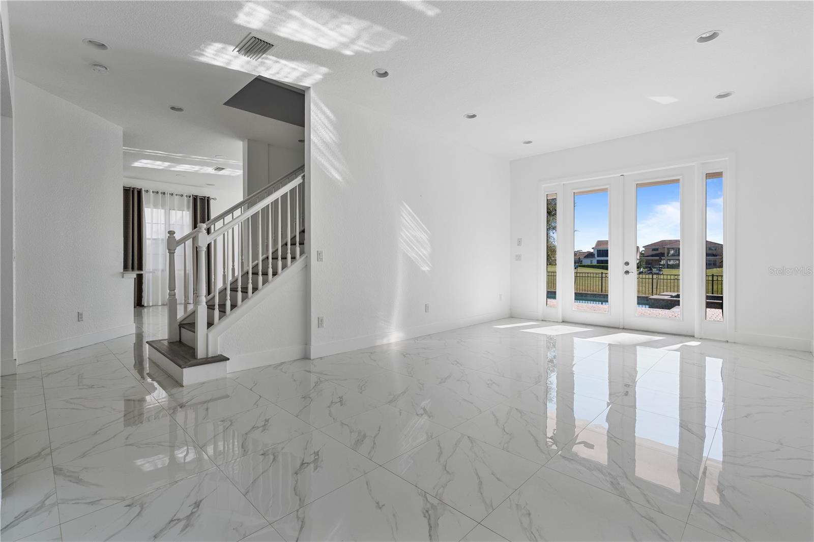 13019 Woodford St Property Photo 17