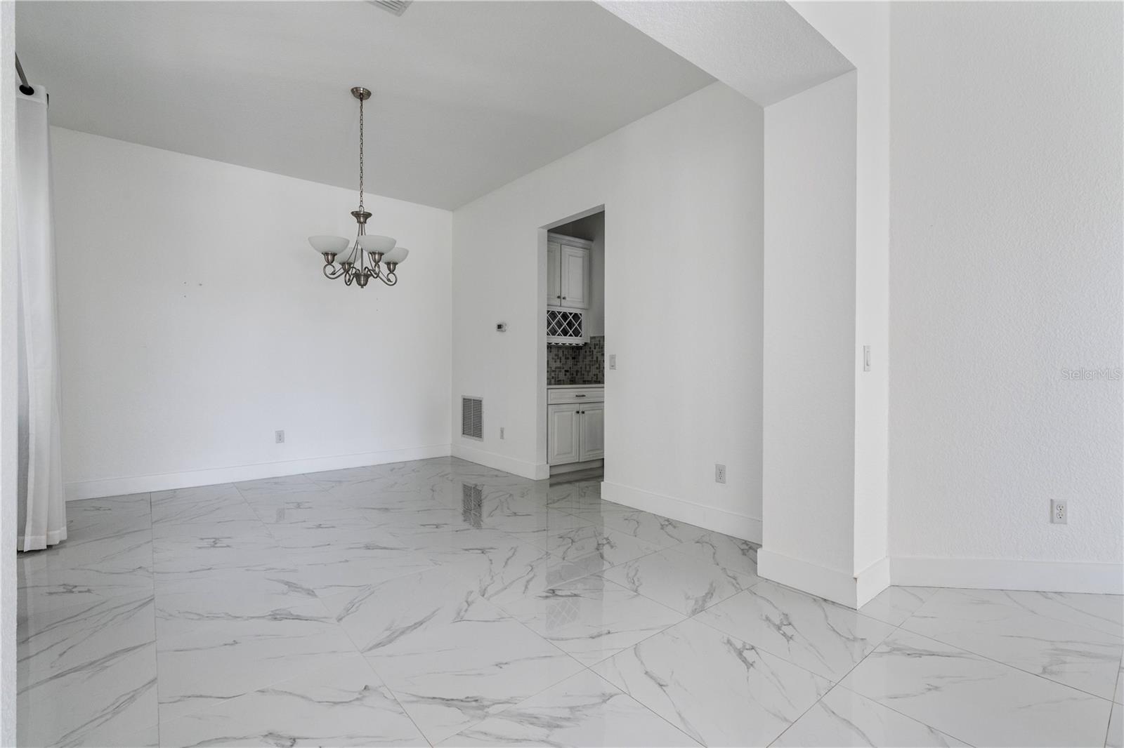 13019 Woodford St Property Photo 22