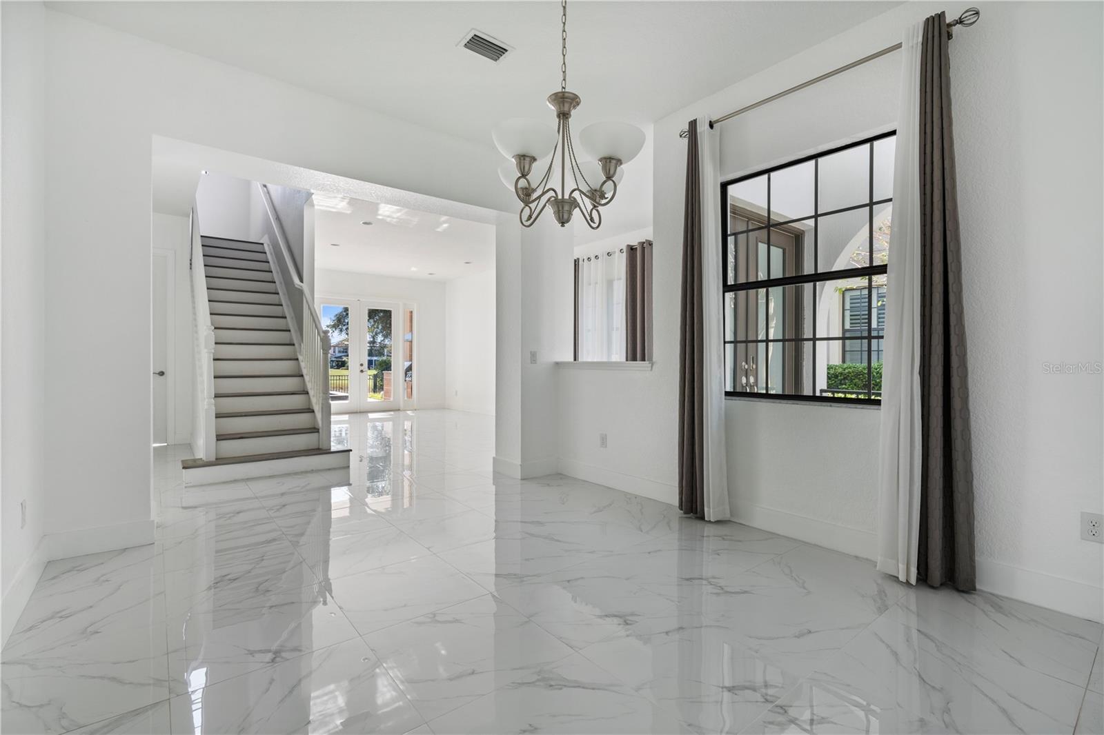 13019 Woodford St Property Photo 24