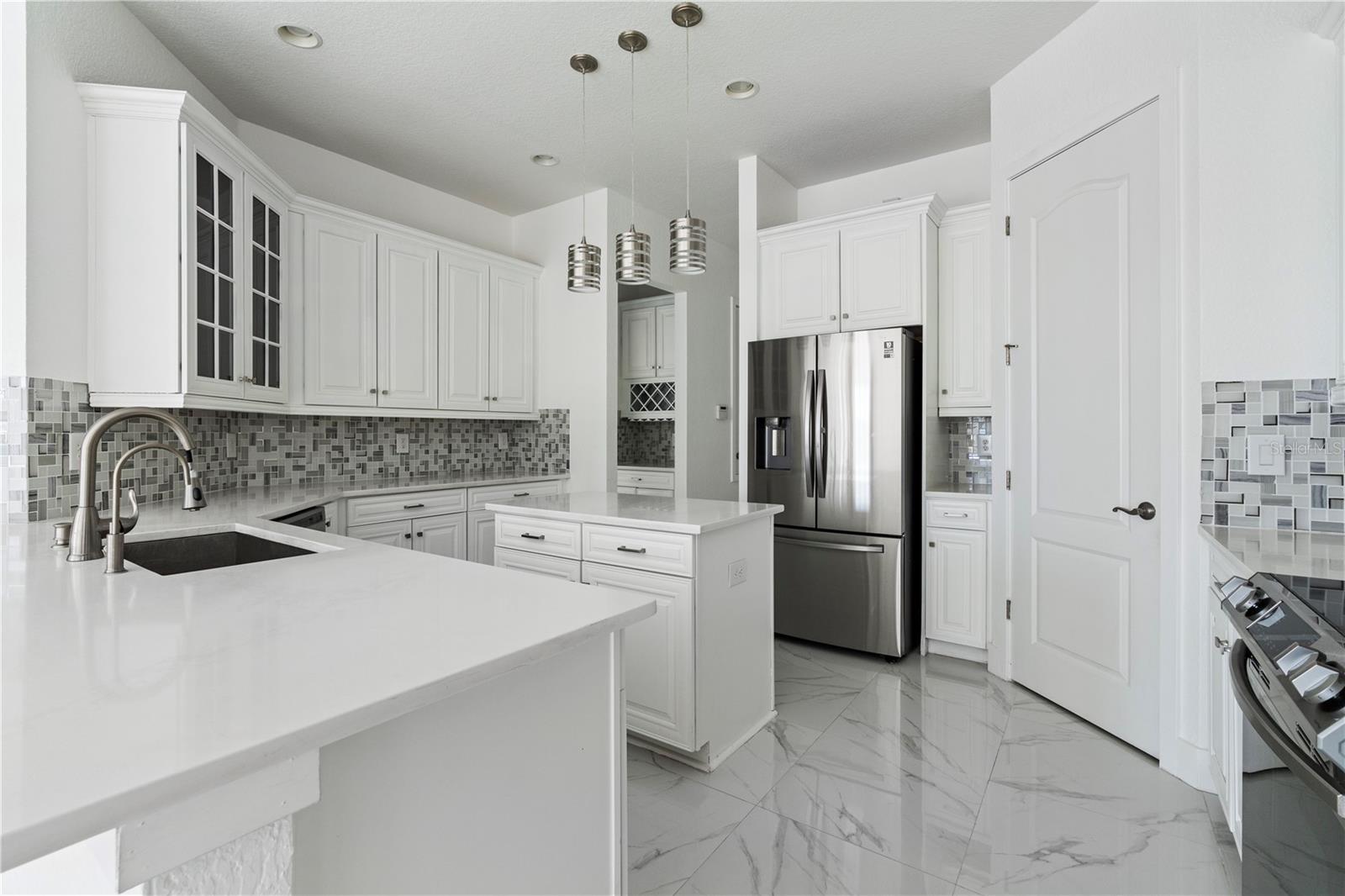 13019 Woodford St Property Photo 32
