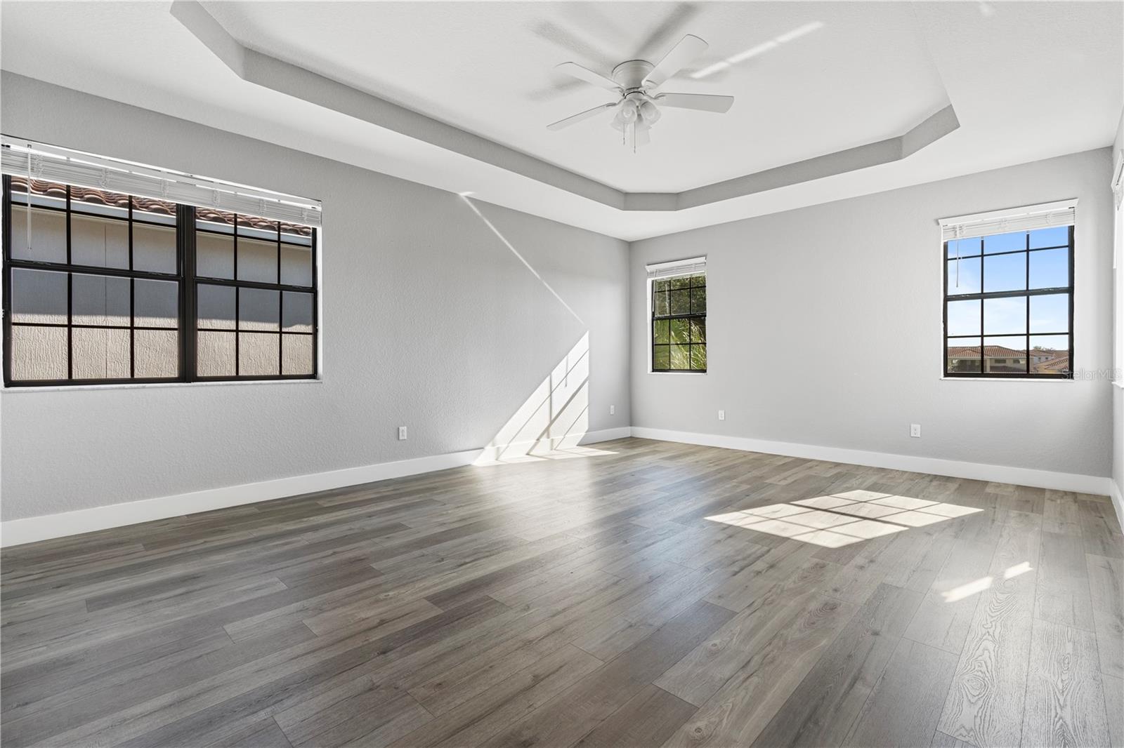 13019 Woodford St Property Photo 40