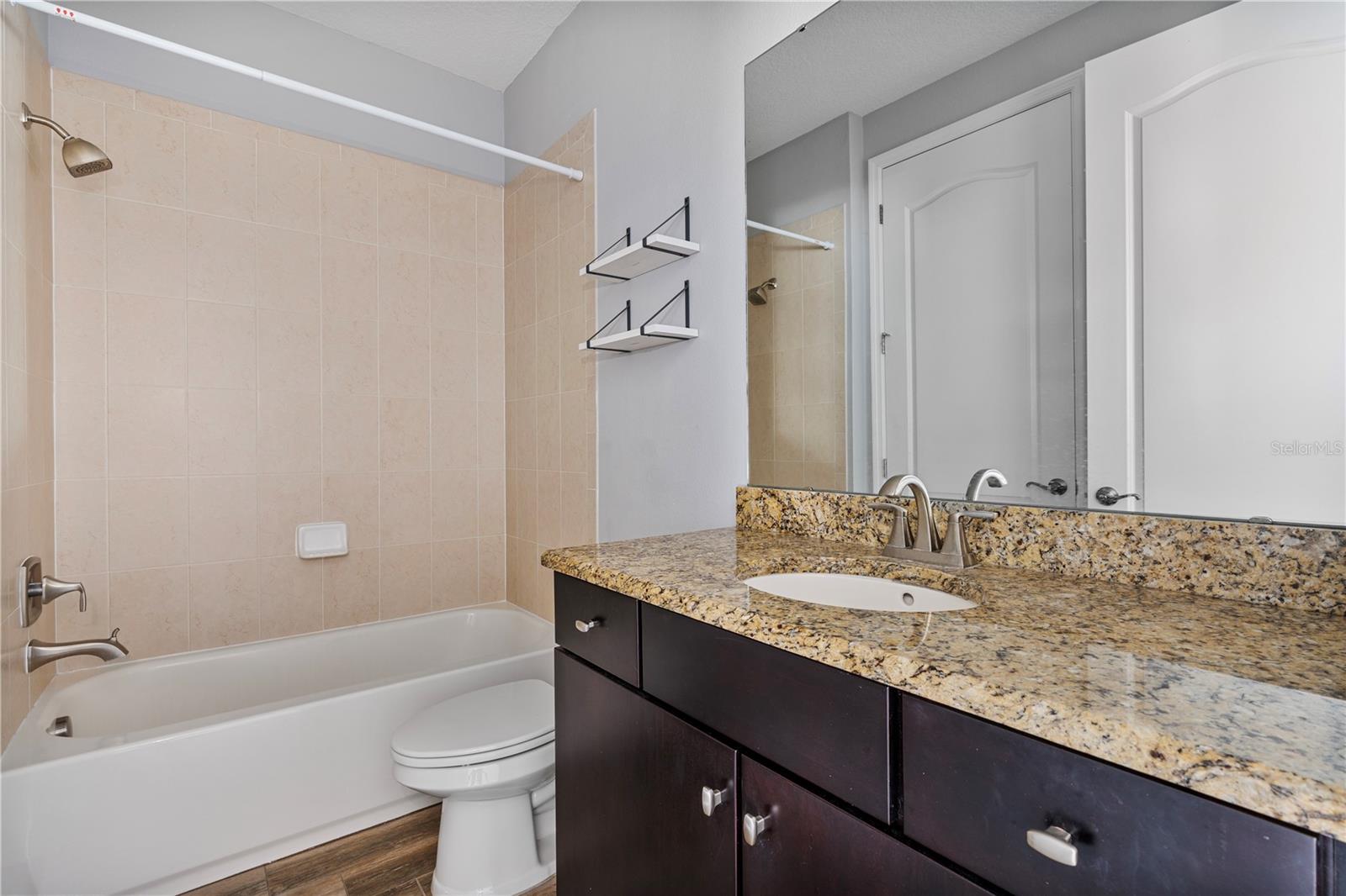 13019 Woodford St Property Photo 42