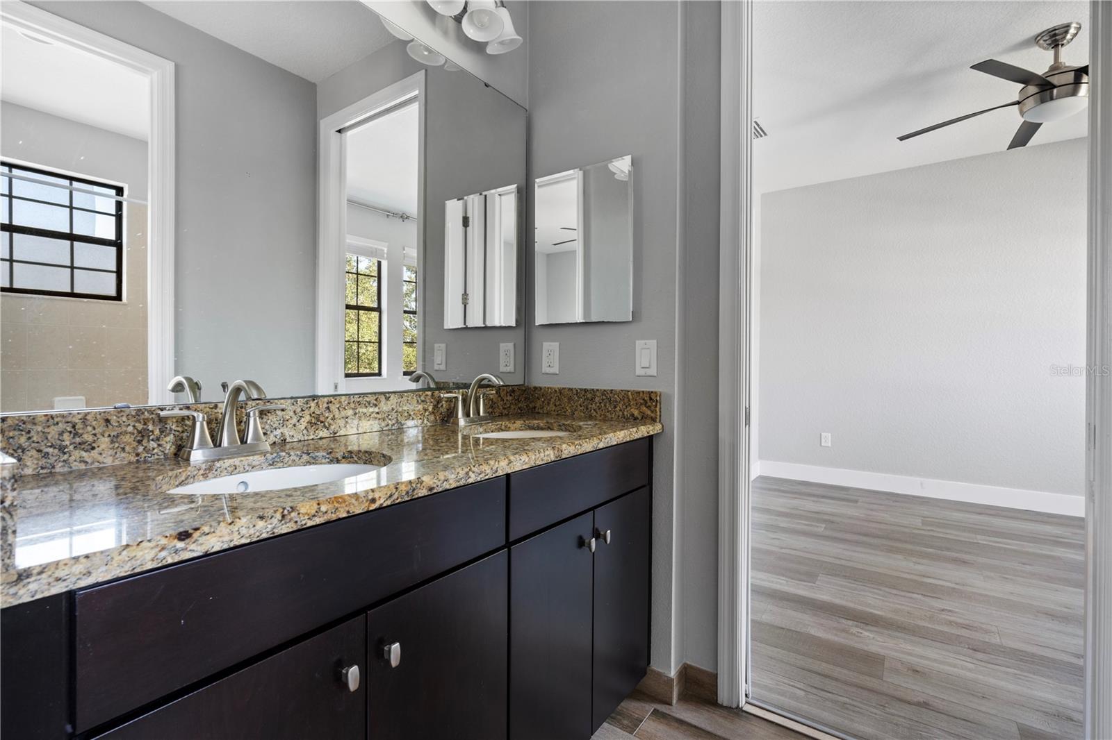 13019 Woodford St Property Photo 47