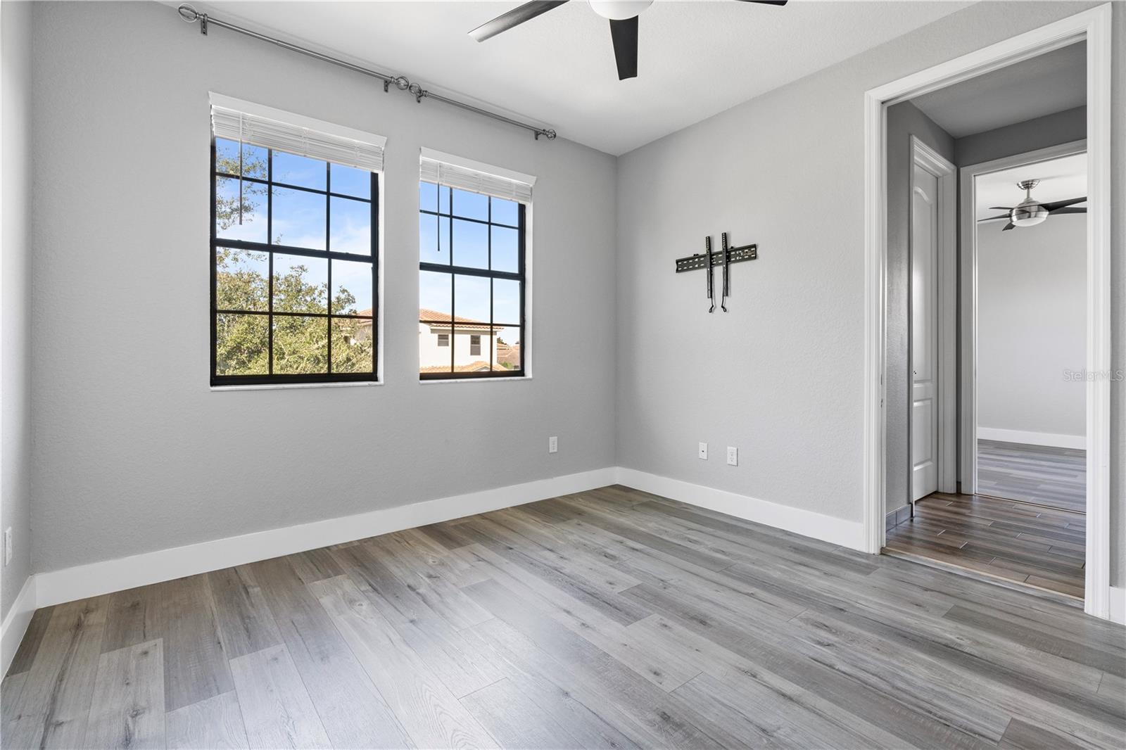 13019 Woodford St Property Photo 49