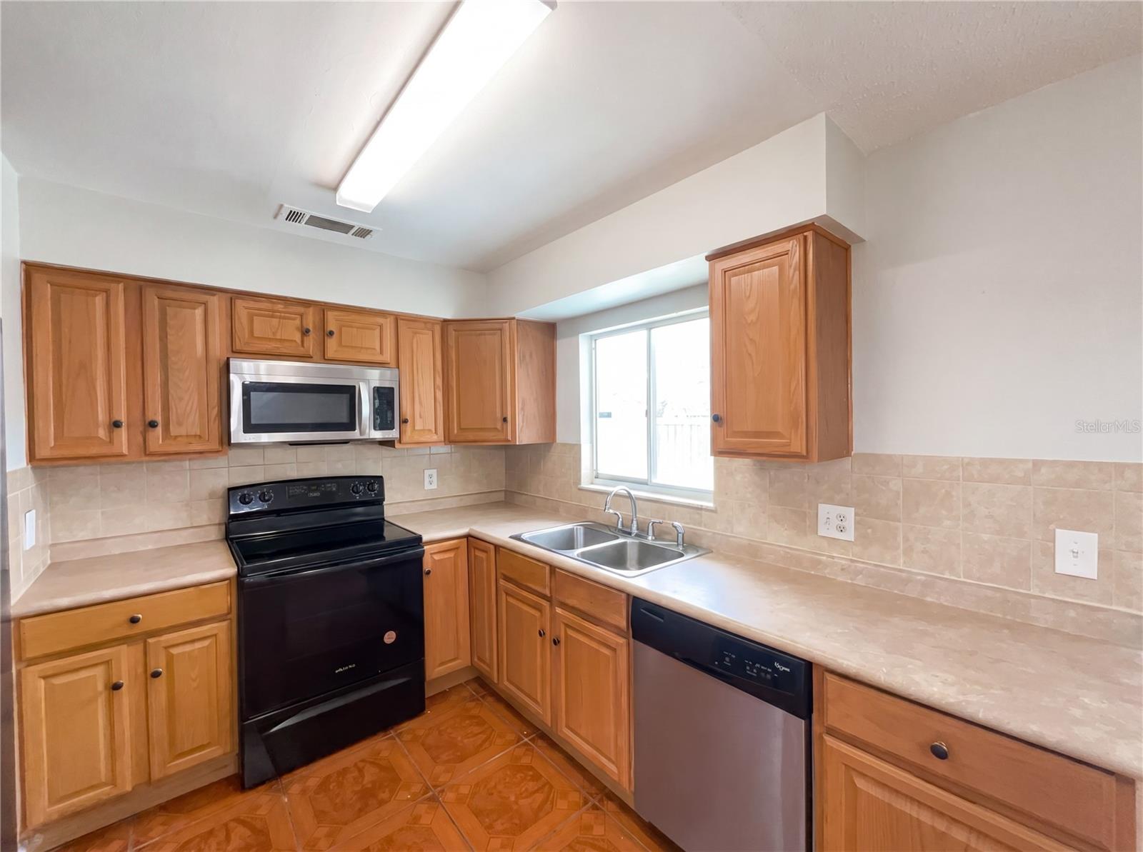 4805 Beacon St Property Photo 8
