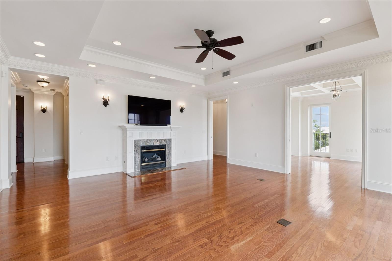 140 E Morse Blvd #j Property Photo 11