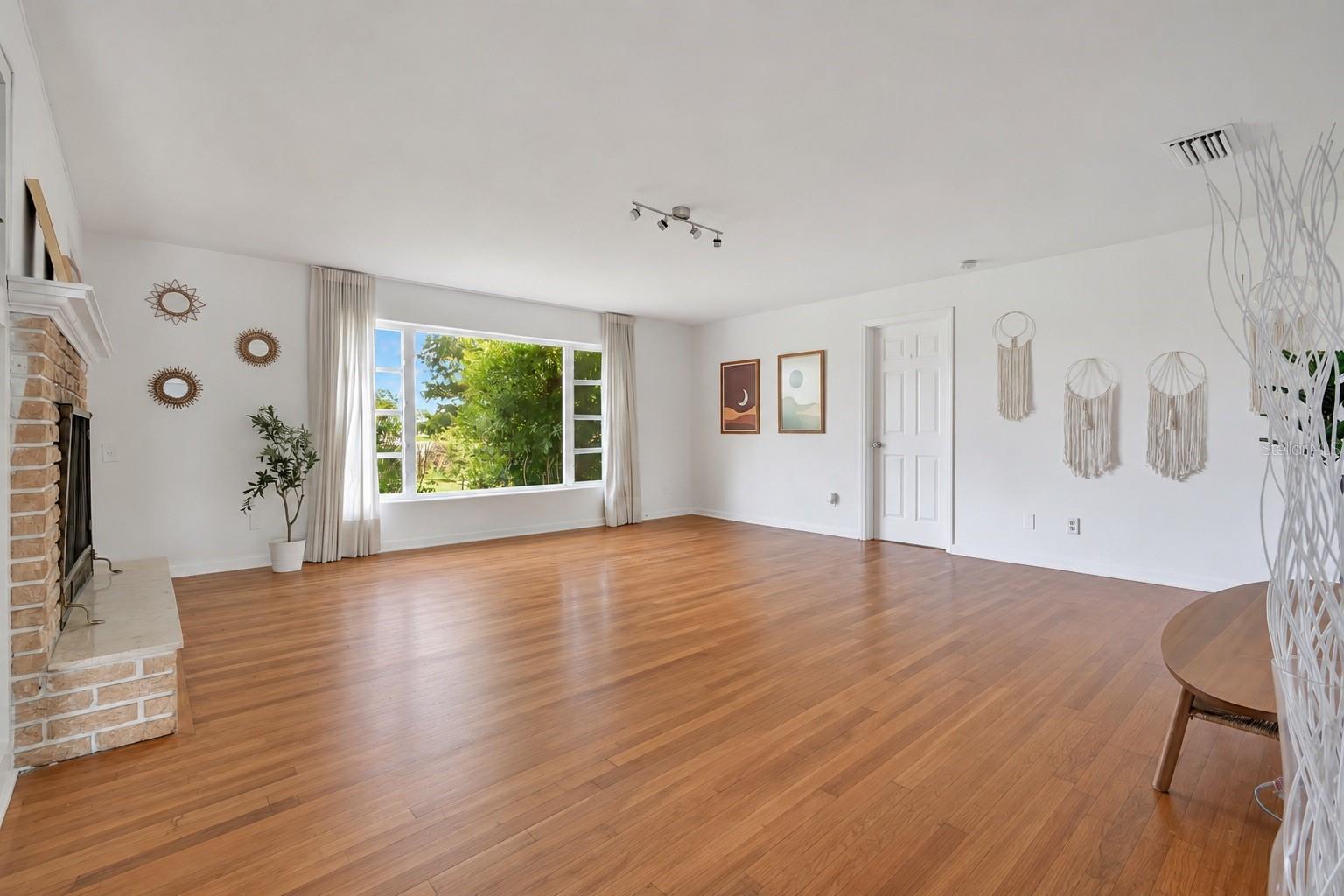 5725 Padgett Cir Property Photo 5